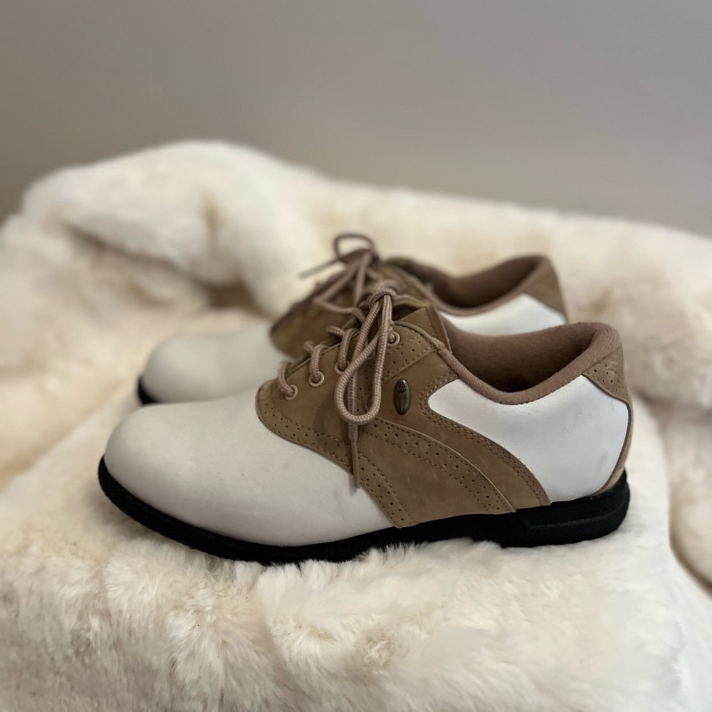 Austin Golf Shoes Two Toned Tan And White Womens Size 7 Spike Key - Picture 5 of 14